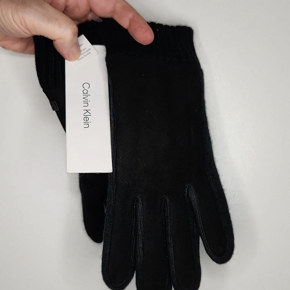 NWT 🧤 Calvin Klein tech fingers Leather gloves. Black. Medium